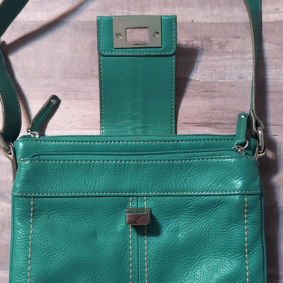 Tignanello Crossbody Bag EUC - Picture 4 of 13